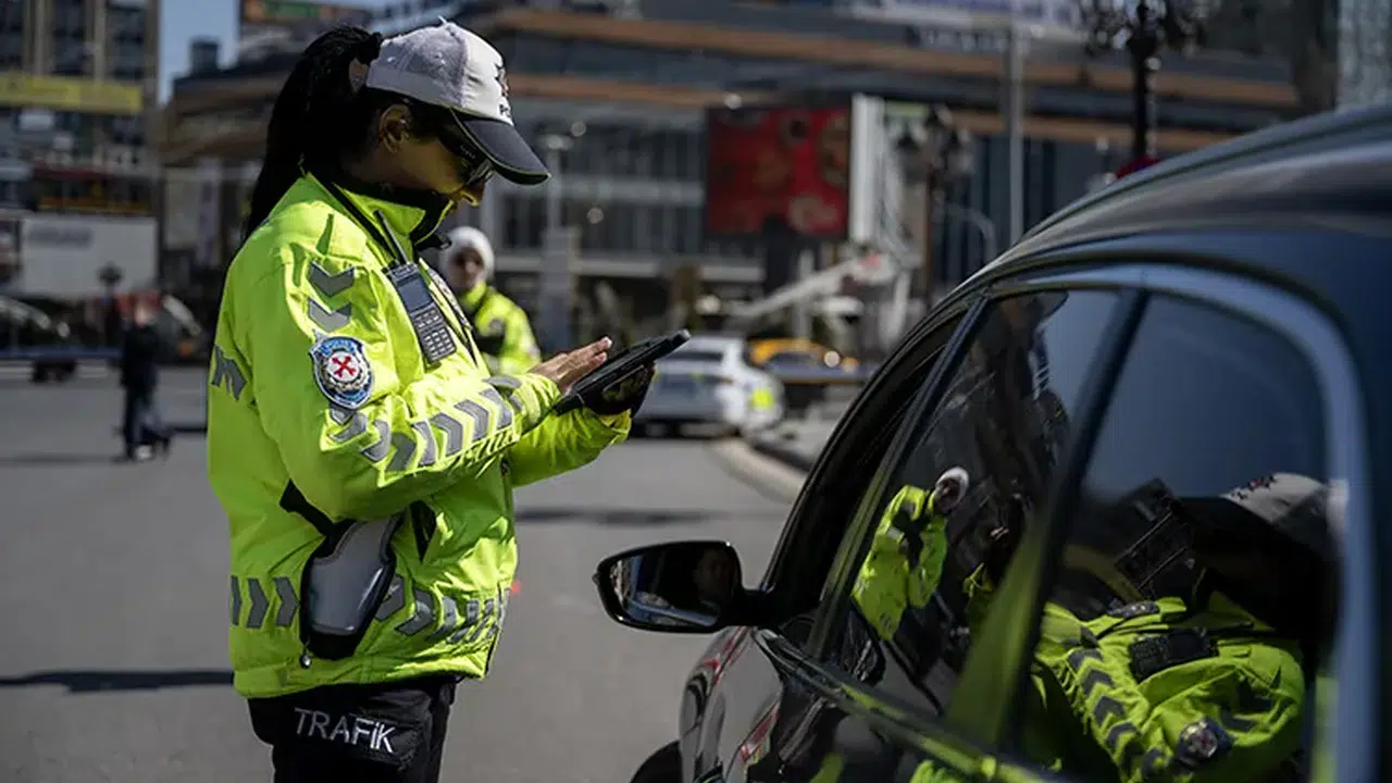 Kırmızı Işık, Alkol, Drift… Cezalar Katlandı! Ehliyete El Konulacak
