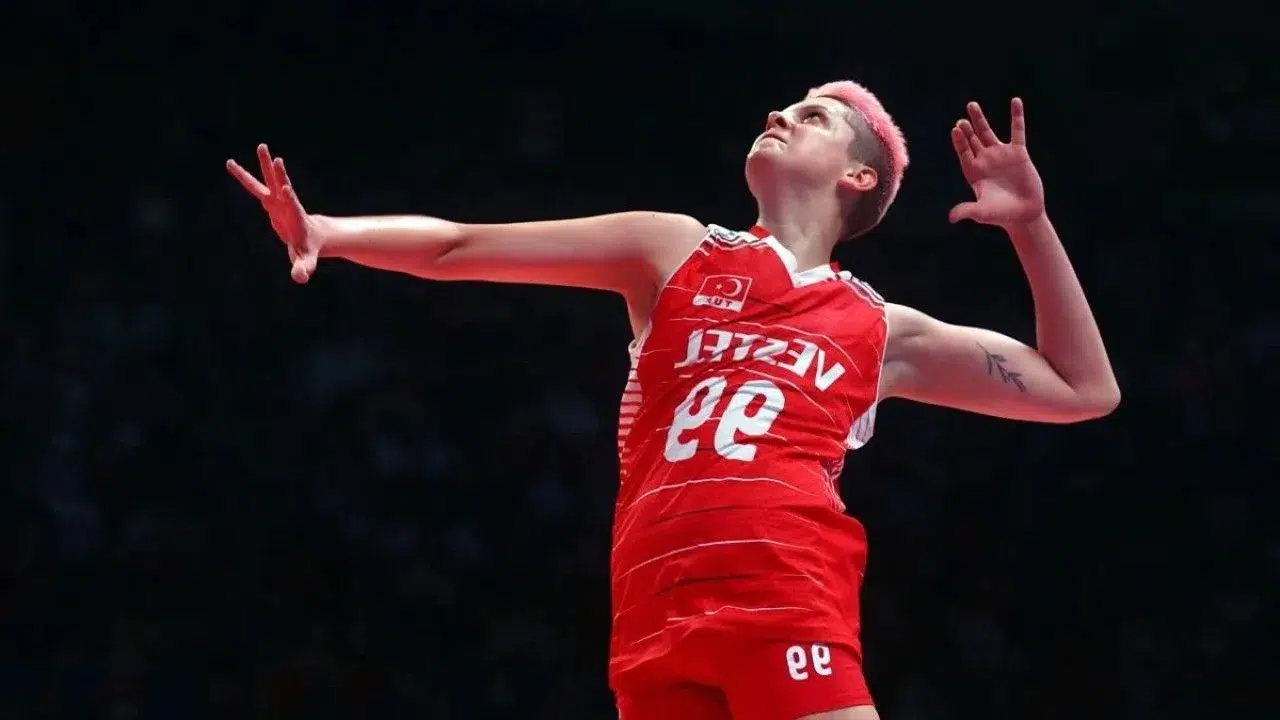 Ebrar Karakurt Kaç Yaşında, Cinsel Yönelimi Ne, Sevgilisi Var mı?