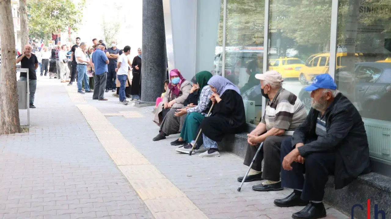 Kademeli emeklilik düzenlemesi kabul edildi mi, 2000 sonrası çalışanlar için düzenleme var mı, torba yasa son durum ne?