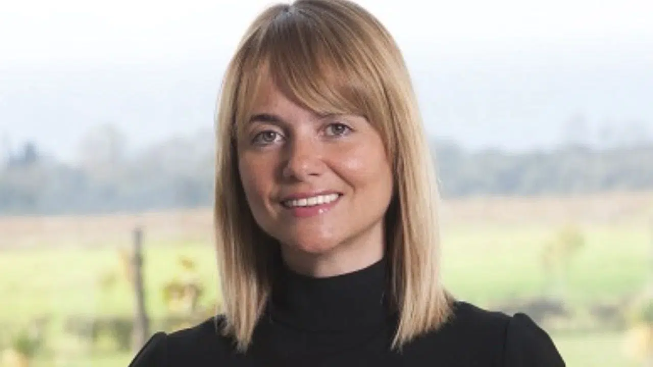 Türkan Özilhan HAYATI, kariyeri nasıl, nerelerde okudu, kiminle evli ve ailesinin kökeni neresi?