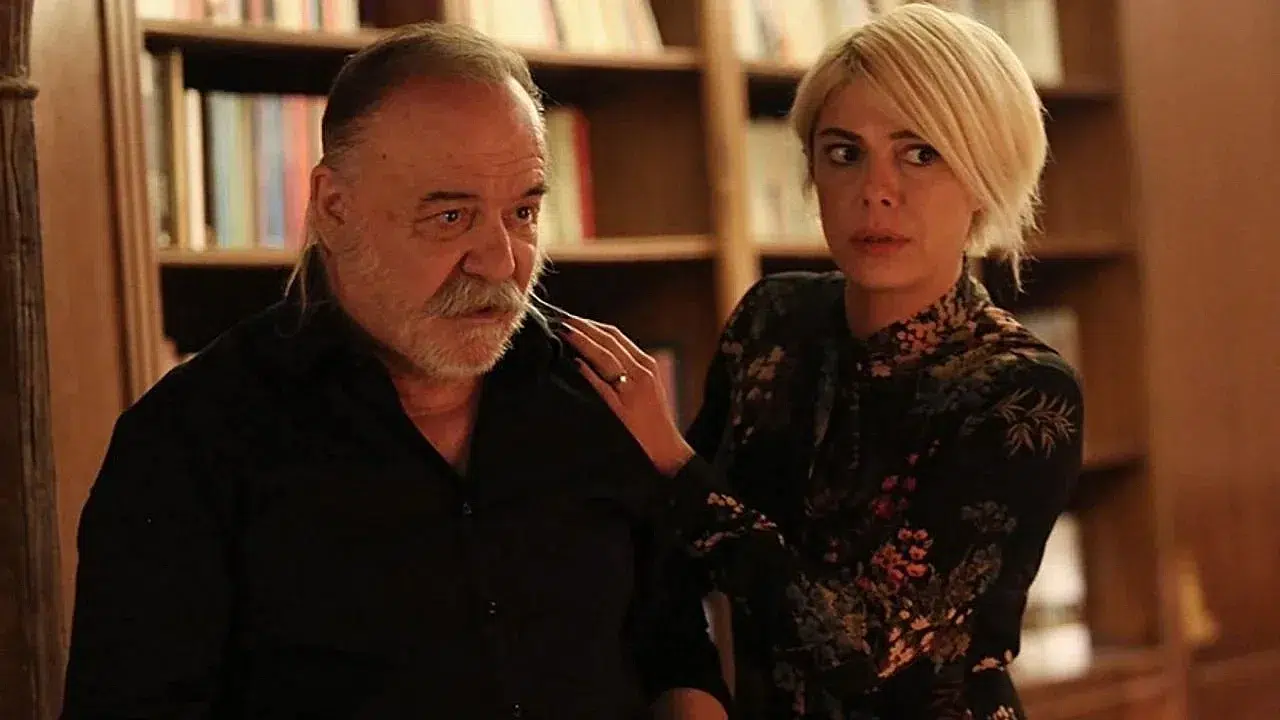 'Çirkin' dizisinde buluşma... Gözde Kansu ve Çetin Tekindor yeniden aynı kadroda!