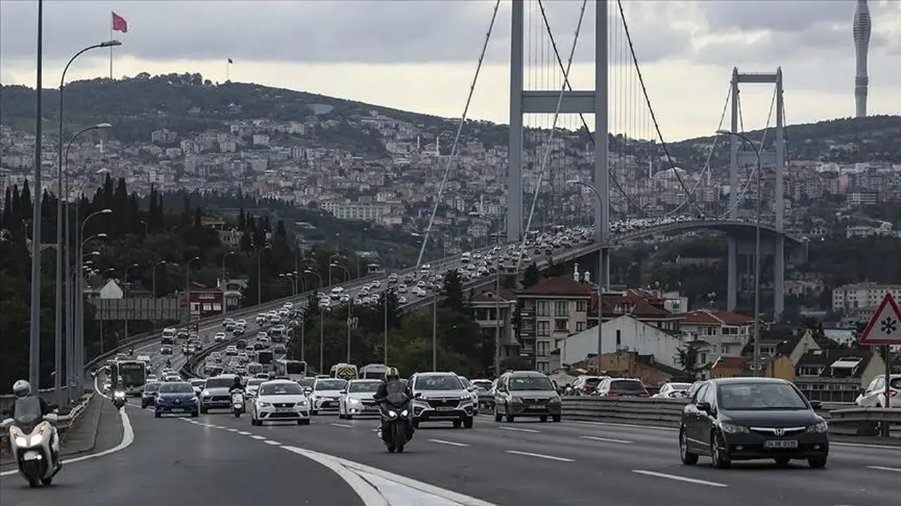 İstanbul’da E-5’te alarm! Göztepe Köprüsü çalışmasıyla iki şerit 20 gün kapalı olacak