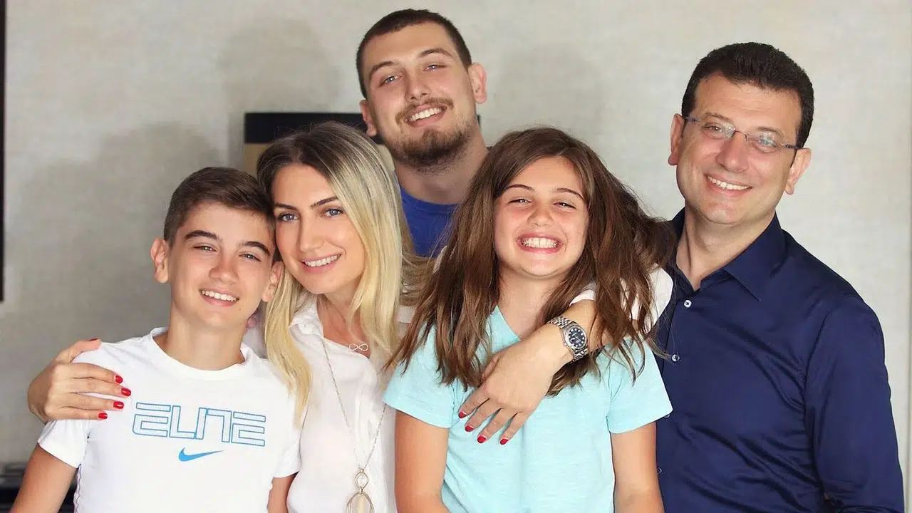 Ekrem İmamoğlu’nun çocuklarının isimleri nedir, kaç çocuğu var ve aile hayatı nasıl?