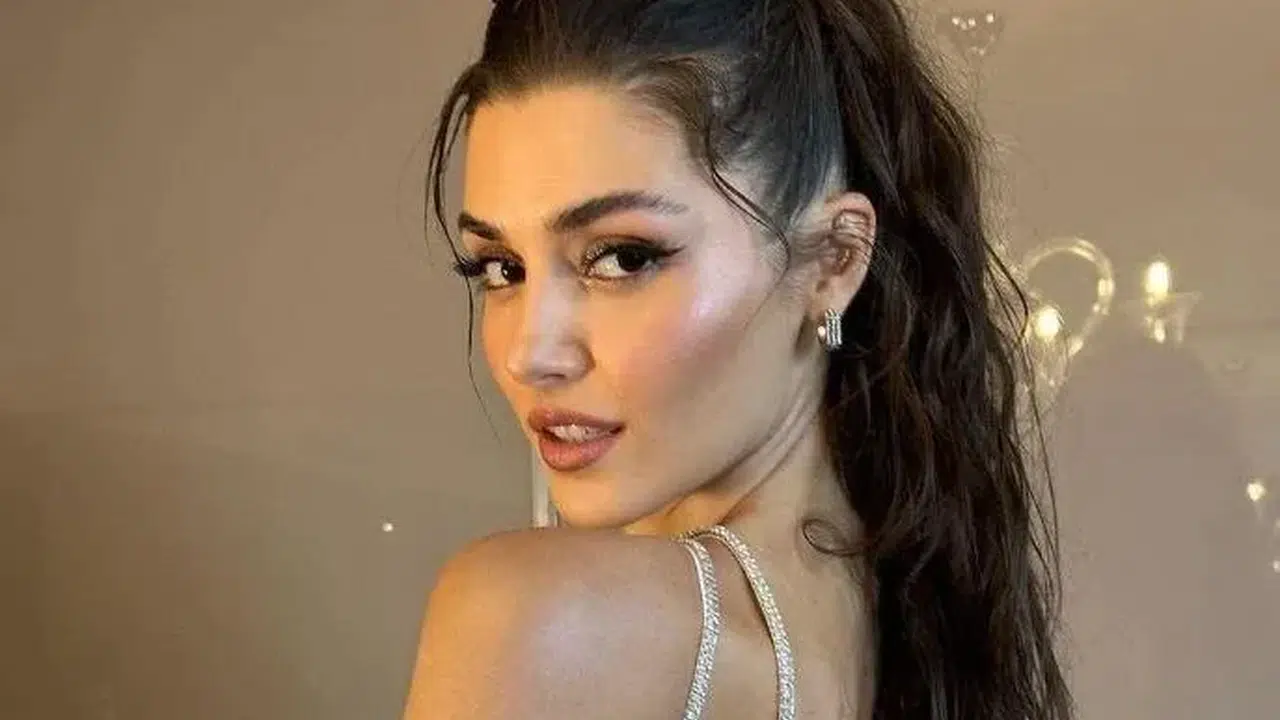 Hande Erçel’in Boyu Kaç Cm, Kaç Kilo, Kaç Yaşında, Nereli? Hangi Dizi ve Filmlerde Oynadı, Aldığı Ödüller Neler?