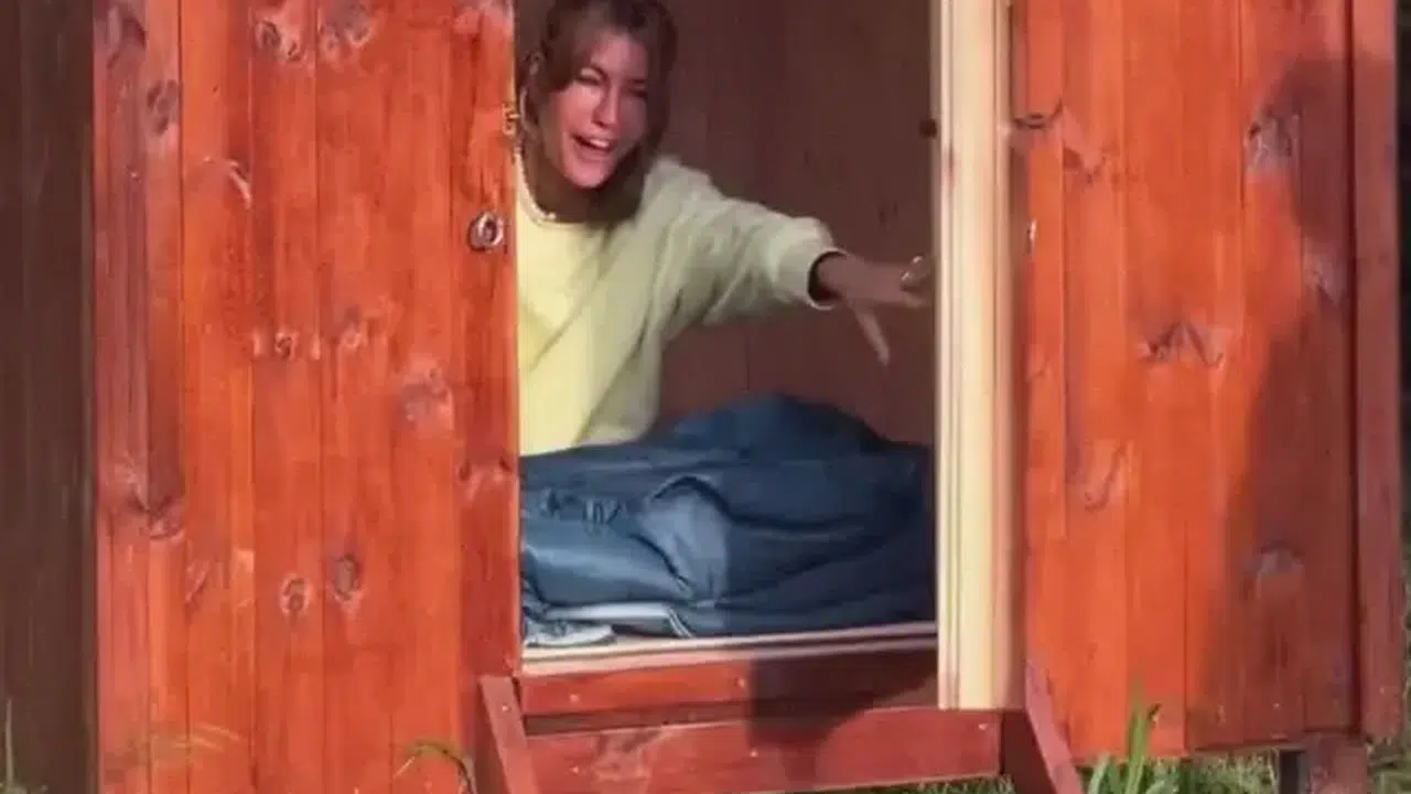 Çağla Şikel’in sıra dışı meditasyonu ne? 11 saat karanlıkta kaldığı doğru mu, iddialara ne cevap verdi?