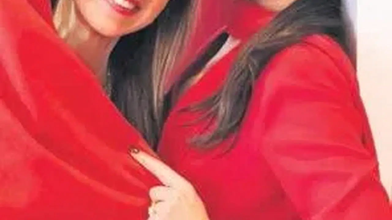 Sibil Çetinkaya’dan Aşk Öz Eleştirisi! 'Kendi Yansımama Aşık Olmuşum'