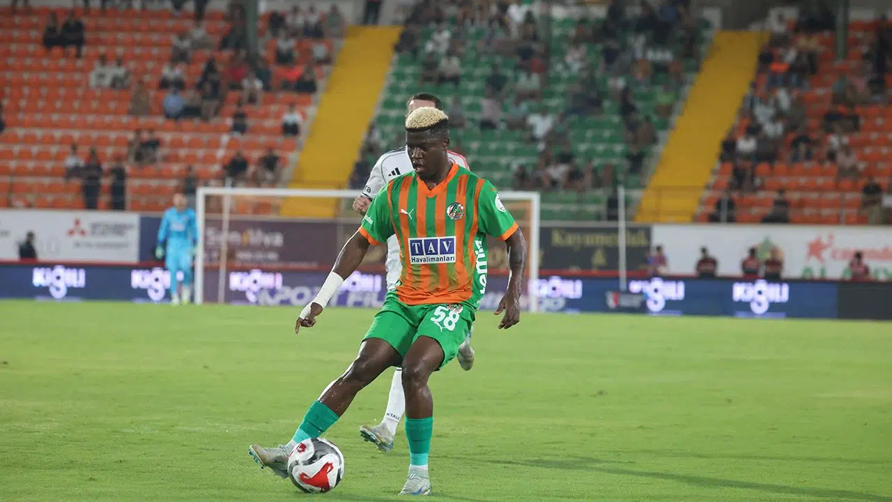 Maestro'nun sakatlığı ne, Galatasaray maçında oynayacak mı?