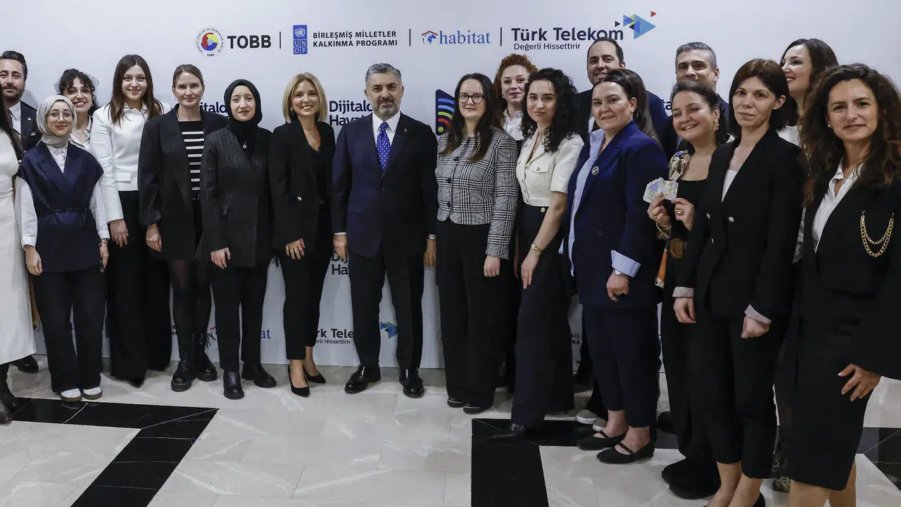 Türk Telekom'un 'Dijitalde Hayat Kolay' projesinde 50 bin kadına ulaşıldı