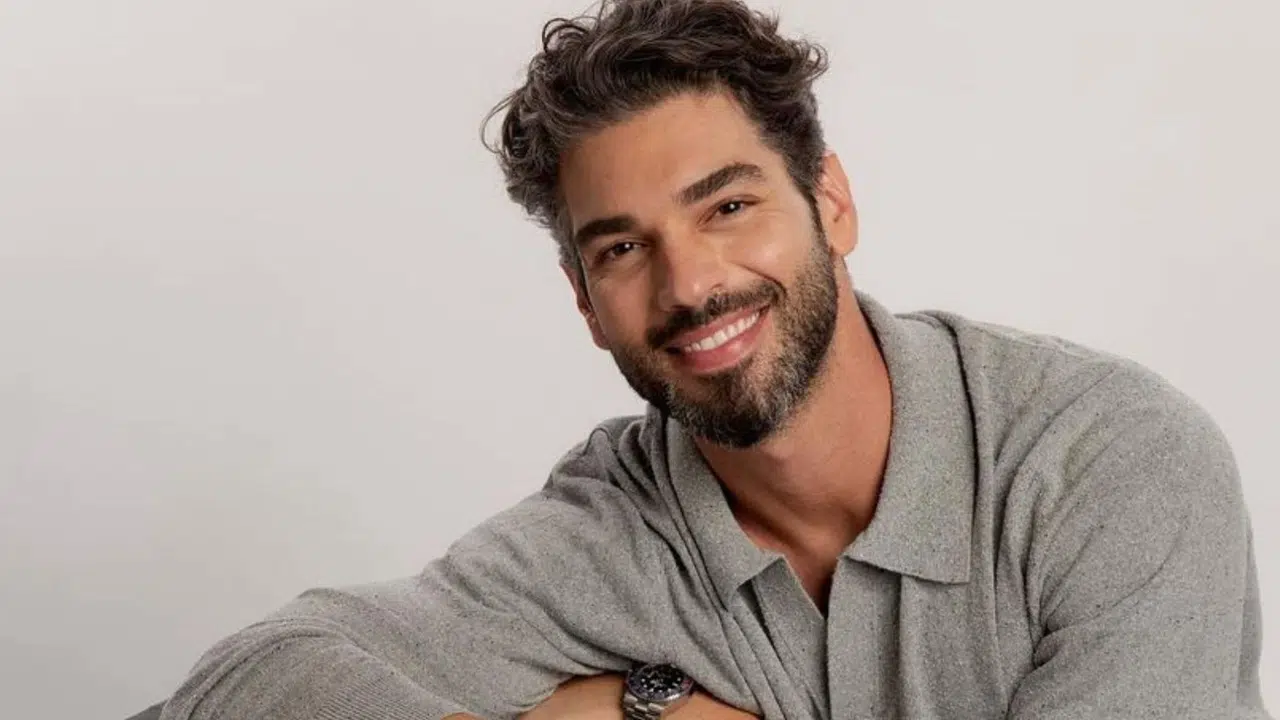 Şükrü Özyıldız Rum mu, aslen nereli, kökeni ne? Ünlü oyuncunun hayatı ve biyografisi