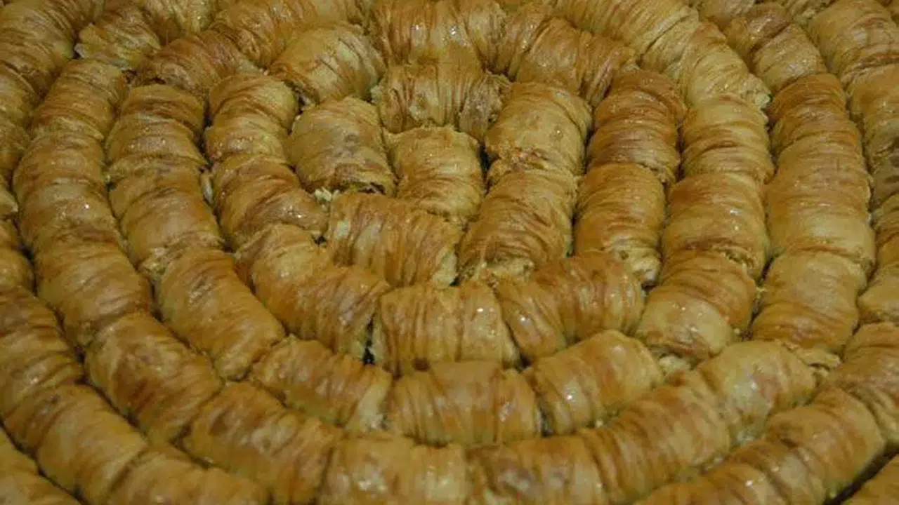 Trabzon Tatlıları Listesinde Neler Var, Laz Helvası Nasıl Yapılır, Kaç Çeşit Var, Laz Böreği Nasıl Servis Edilir?