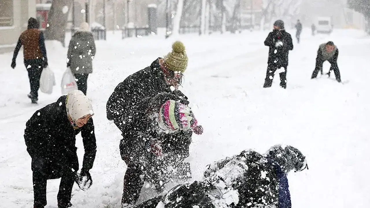 Kars’ta yarın okullar tatil mi 19 Şubat 2026, kar tatili olacak mı, Valilik açıklama yaptı mı?