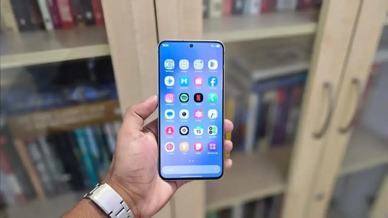 Galaxy S ve Z Serisi One UI 8.5 Güncellemesi Alacak mı, Kimlere Gelmeyecek?