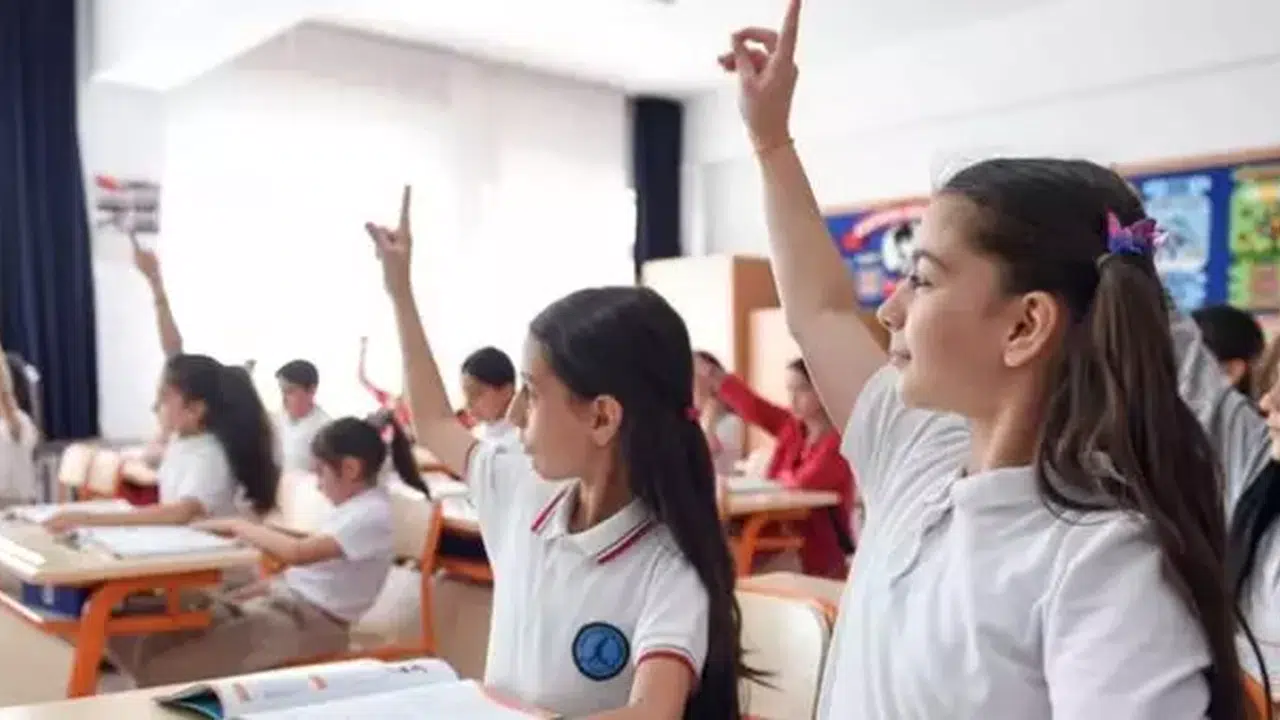 15 tatil ne zaman kalkacak, ara tatil tamamen sona mı eriyor, eğitim yılı uzayacak mı?