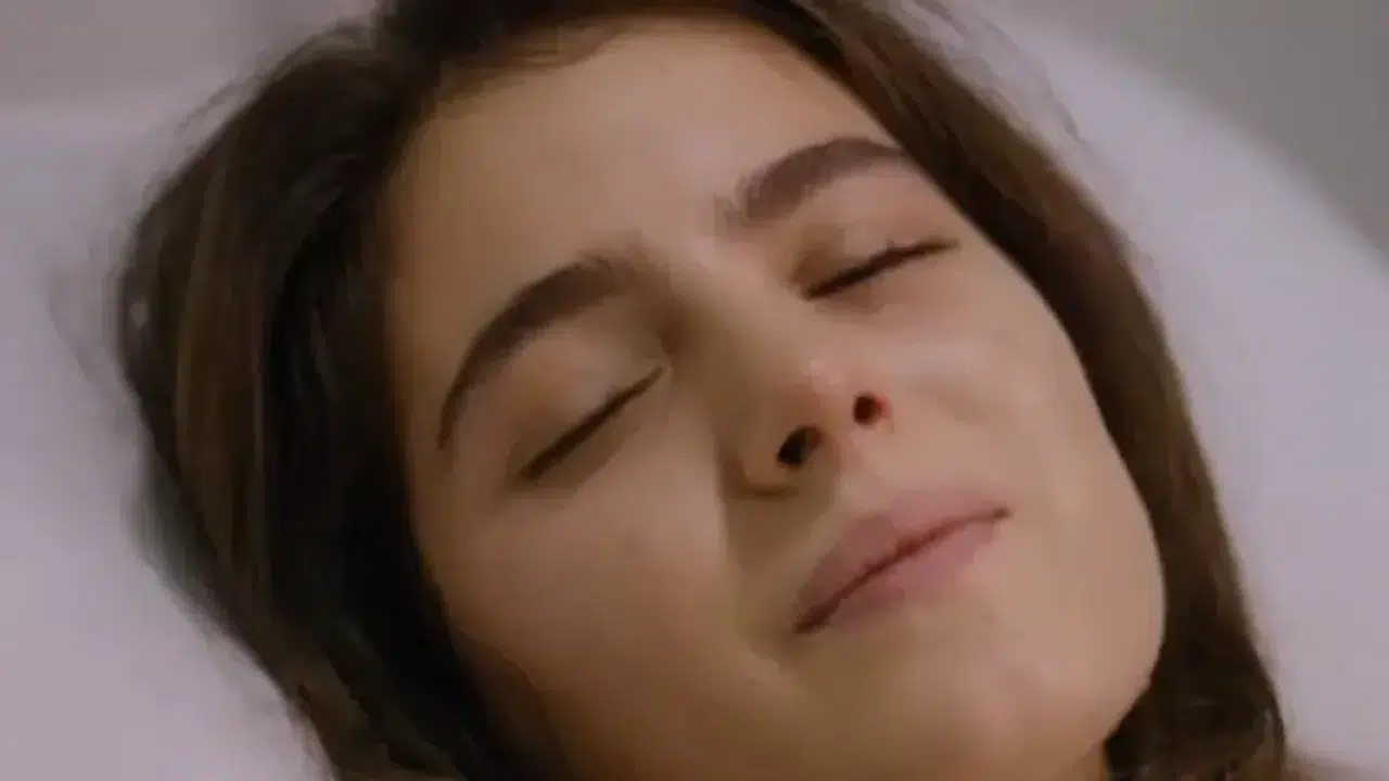 Taşacak Bu Deniz Eleni diziden ayrılıyor mu, ölecek mi, 20. bölümde Eleni kurtulacak mı?