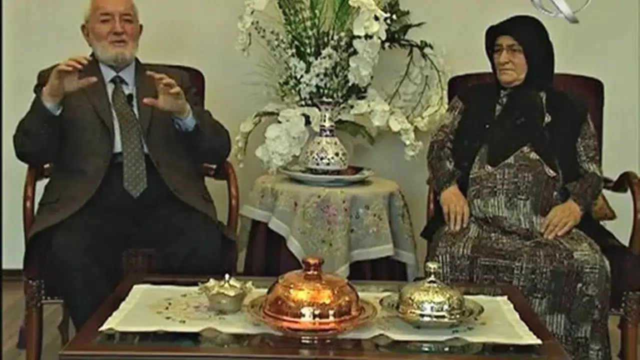 Necmettin Nursaçan Hoca'nın eşi (karısı) kimdir, yaşıyor mu, kaç yıldır evliler?