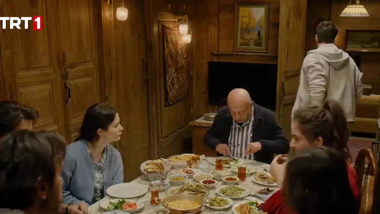 TRT 1 Taşacak Bu Deniz sahur sahnesi hatalı mı, imsak vakti ezan okununca yeme içme kesilir mi?