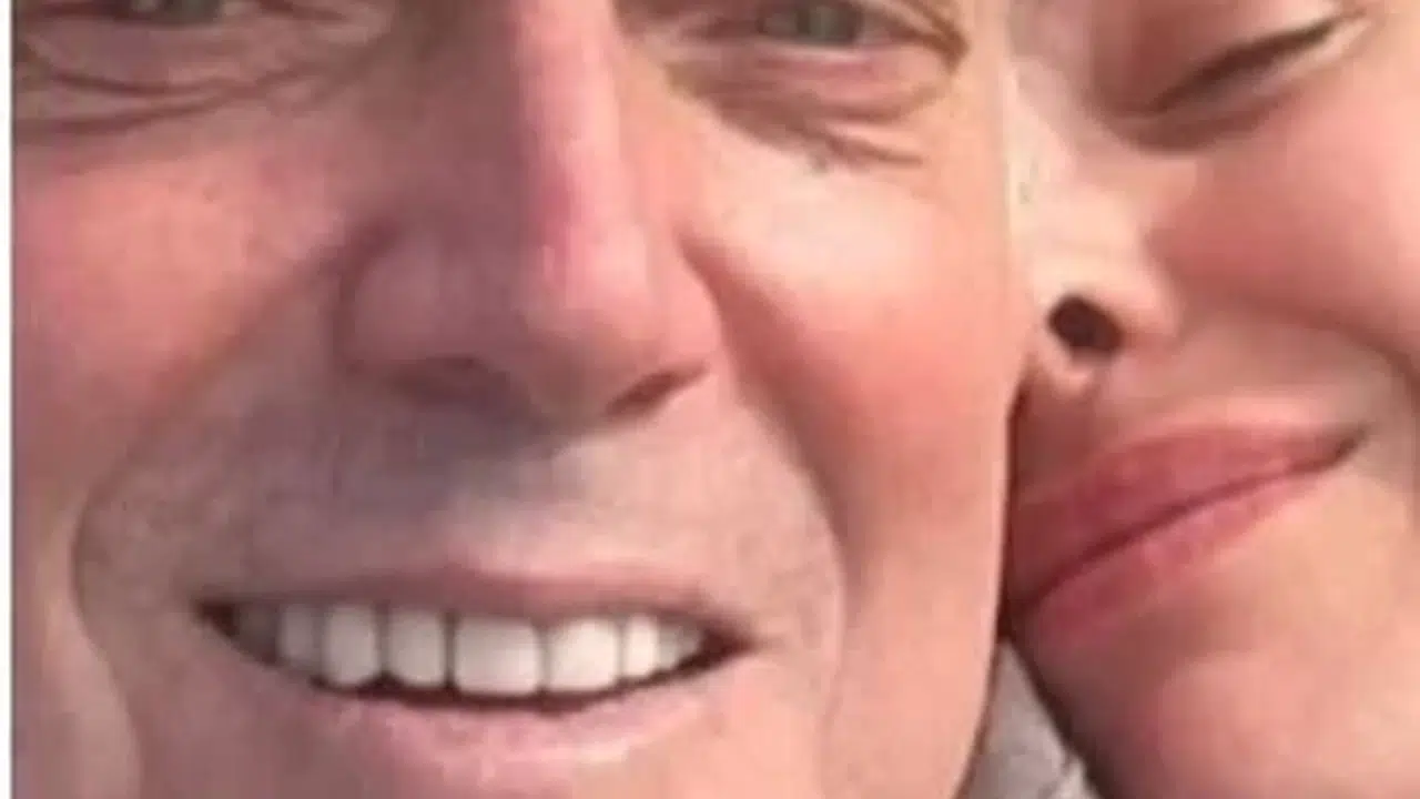 Cem Uzan’ın sevgilisi Yasemin Sadıkoğlu kim, aralarındaki aşk nasıl başladı, nasıl ortaya çıktı?