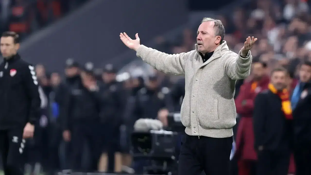 Beşiktaş’ta Sergen Yalçın Kararı, 8 Futbolcuya Yeni Sezon Şansı Verilmiyor