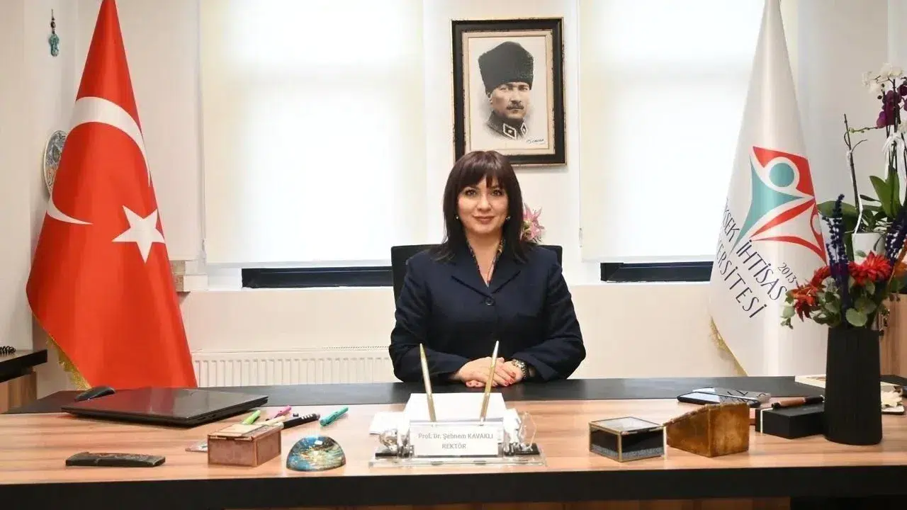 PROF. DR. ŞEBNEM KAVAKLI KİMDİR VE AKADEMİK KARİYERİ (EVLİ Mİ, KAÇ YAŞINDA, ASLEN NERELİ) Yüksek İhtisas Üniversitesi Rektörü Prof. Dr. Şebnem Kavaklı’nın Hayatı ve Uzmanlık Alanları