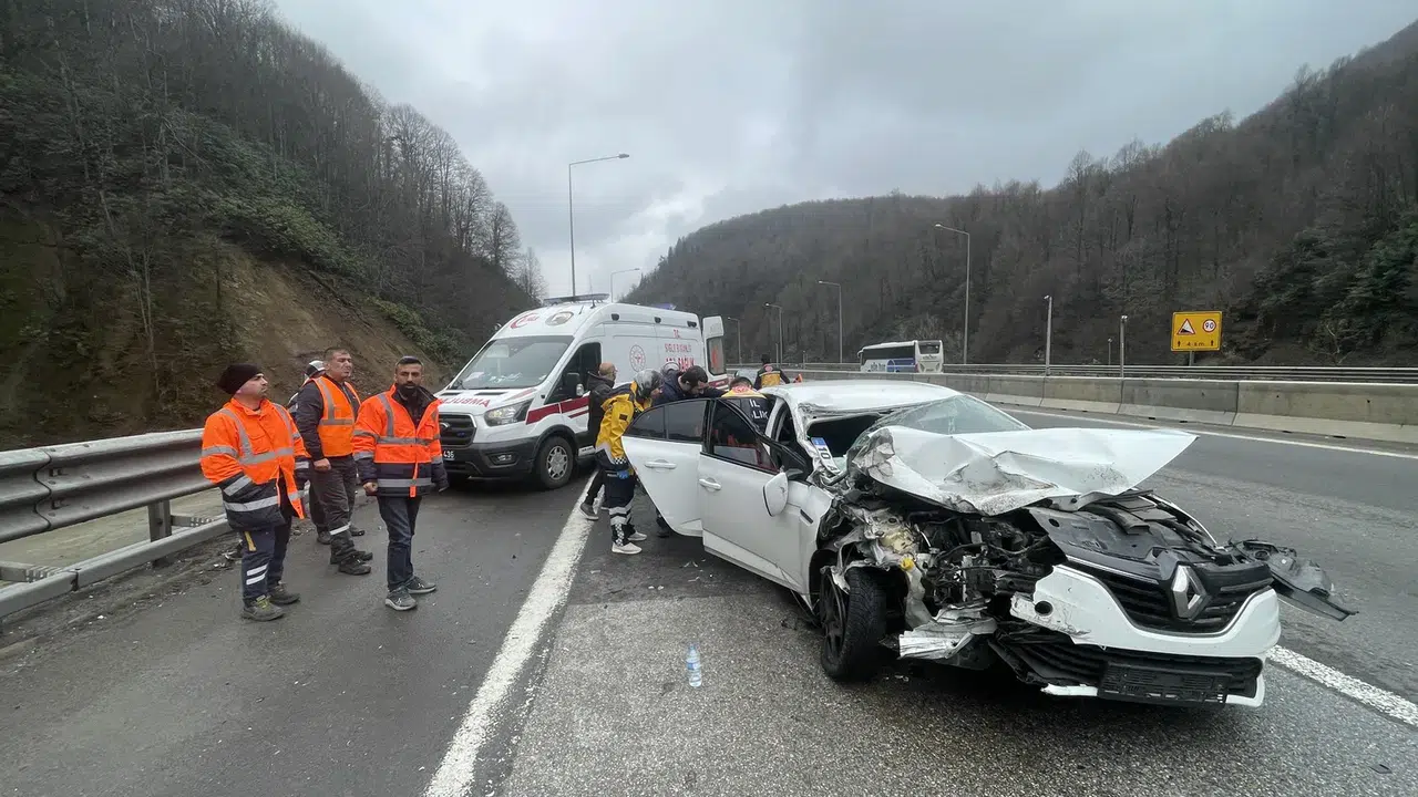 Bolu Dağı Tüneli’nde kaza 4 yaralı
