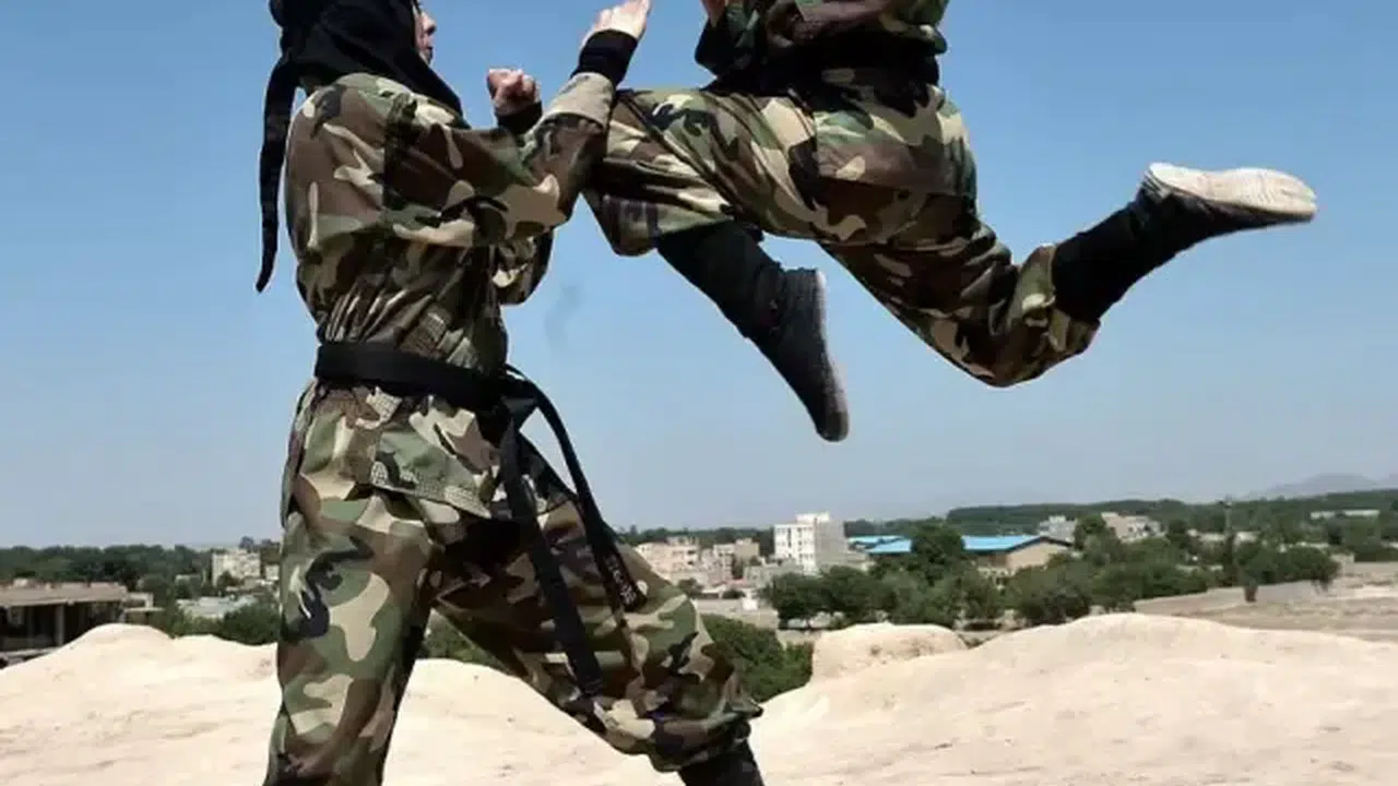 İran’daki Kadın Ninja Okulu Gündemde! 25 Bin Kadın Eğitim Aldı