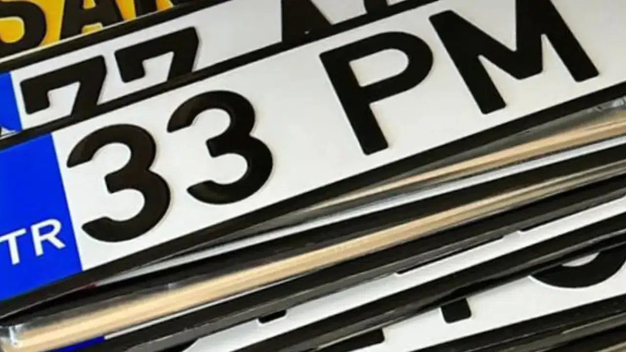 APP PLAKA KULLANANLAR İÇİN YENİ KARAR NE? Trafikten men ve para cezası gündemde!