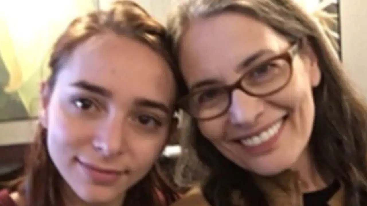 AYŞEGÜL SINAV KİMDİR VE HAYATI! Annesi kim, aslen nereli, kaç yaşında, ne iş yapıyor, kimin kızı?