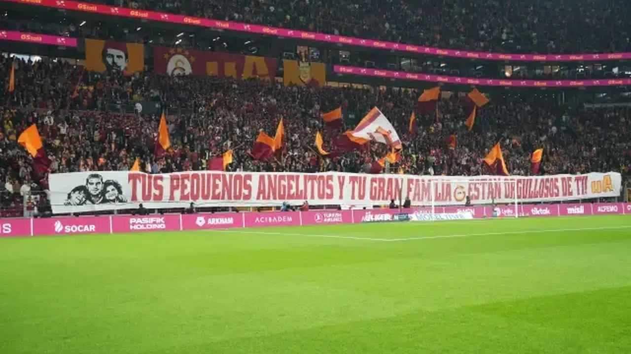 Galatasaraylı Taraftarlardan Torreira’ya Duygusal Pankart Sürprizi