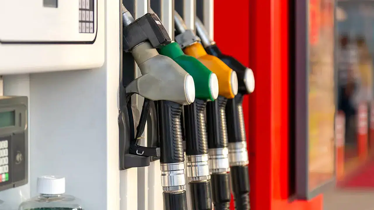 MOTORİNE ZAM VAR MI 27 MART? Fiyatlar ne kadar arttı, tabelalar değişti mi, litre fiyatı kaç TL?