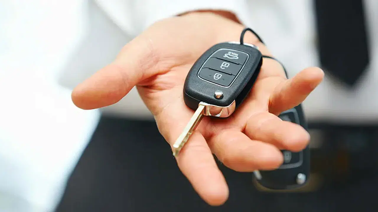 EN DÜŞÜK TAŞIT KREDİSİ HANGİ BANKADA! Faiz oranları ne kadar, aylık taksit kaç TL, toplam geri ödeme ne kadar?