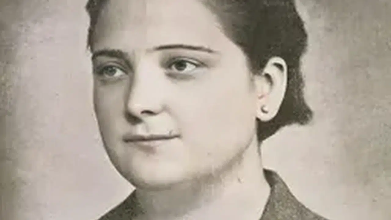 AFET İNAN HAYATI VE KİMDİR! Atatürk ile bağı ne? Eserleri nelerdir?