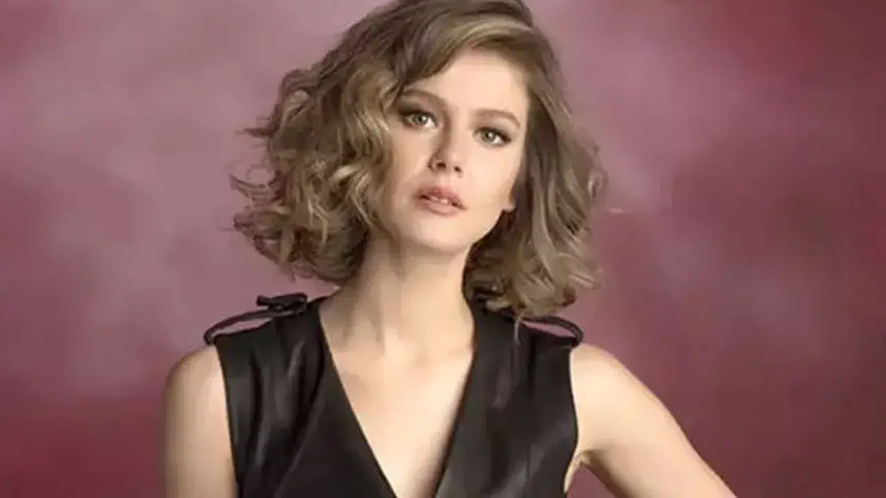 DÖNENCE DİZİSİ KADIN BAŞROL KİM? Değişti mi, Pınar Deniz neden ayrıldı, Burcu Biricik yeni başrol mü?