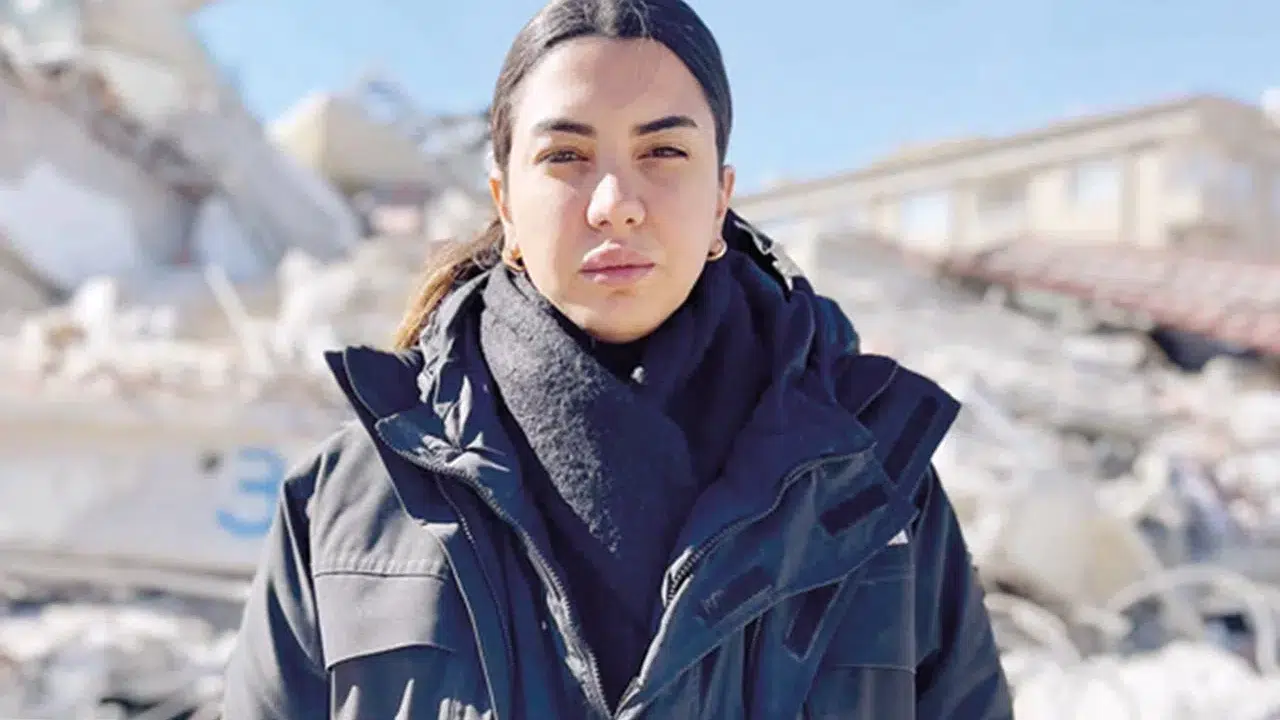 Fulya Öztürk Kimdir, Kaç Yaşında, Nereli, Evli Mi, CNN Türk Kariyeri Nasıl Başladı, FOX’tan Neden Ayrıldı?