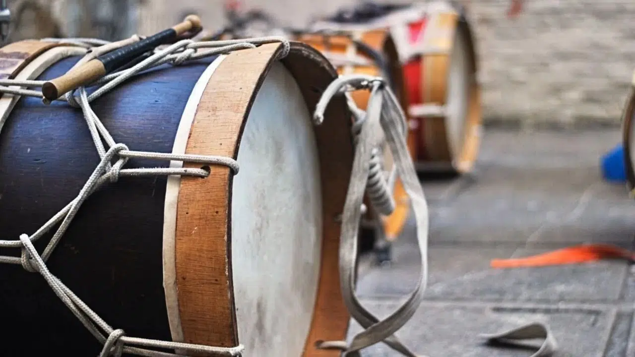 RÜYADA DAVUL ÇALMAK NE ANLAMA GELİR? Rüyada davul çalmak görmek ne demek, rüya tabirleri nasıl yorumlar?