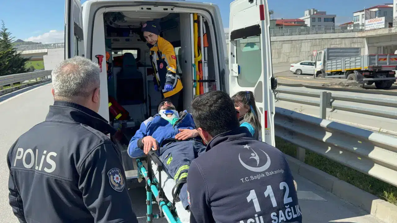 Tamire Giderken Dehşet: Direksiyon Arızası Aracı Bariyere Fırlattı!