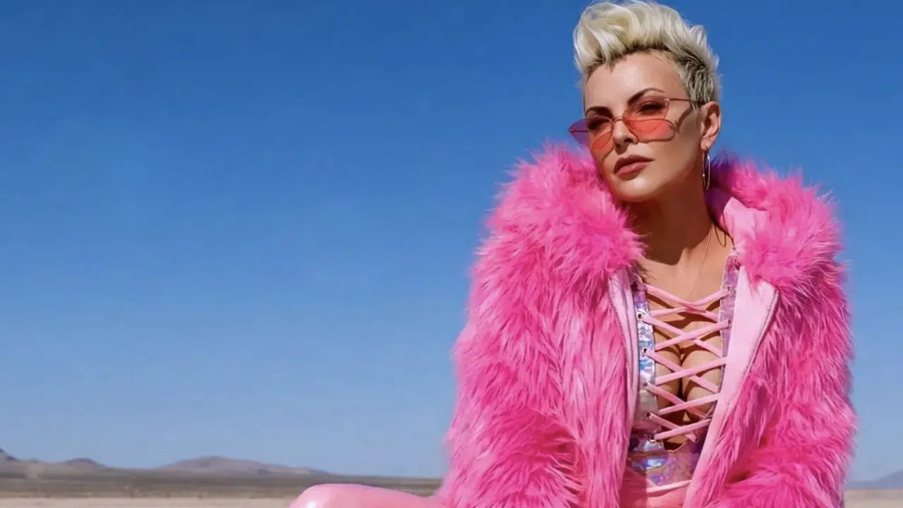 Gökçe ve Pamela aynı şarkıda buluştu