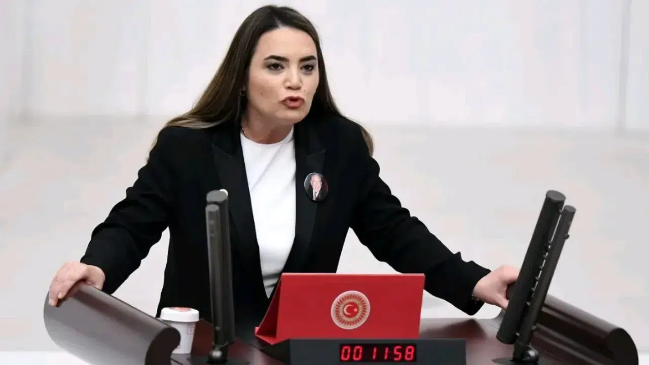 AYYÜCE TÜRKEŞ TAŞ EVLİ Mİ!