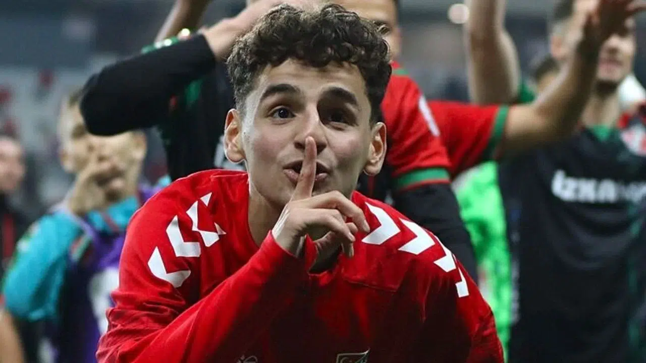 ADEM YEŞİLYURT KİMDİR? Kaç yaşında, nereli, hangi takımda oynuyor, kariyeri nasıl başladı?