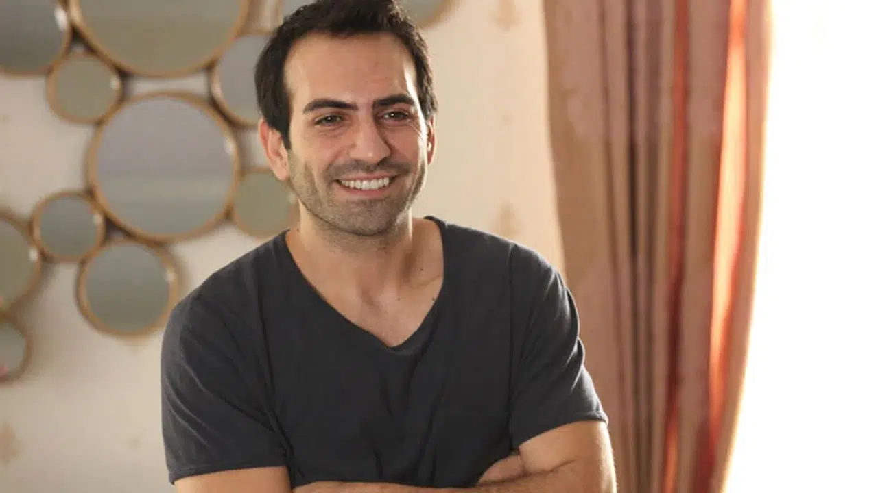 BUĞRA GÜLSOY KİMDİR? Kaç yaşında, nereli, evli mi, eşi kim, ne iş yapıyor, hangi dizilerde oynadı?