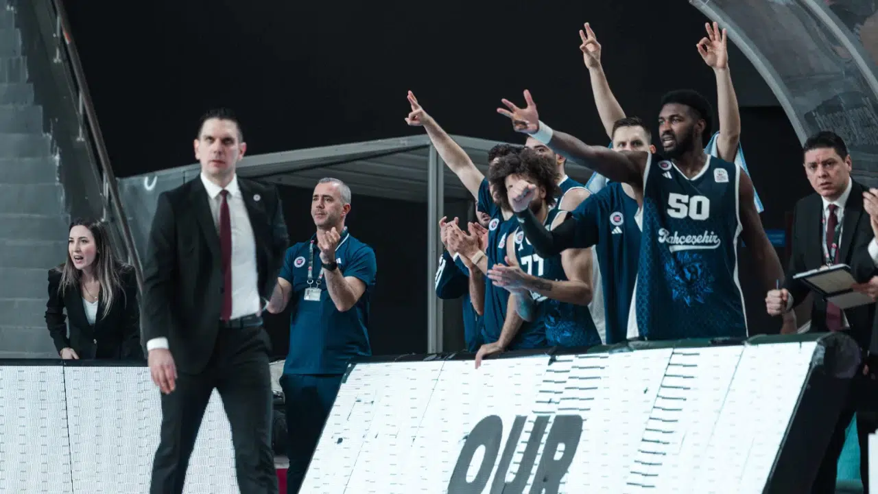 BAHÇEŞEHİR KLJ CLUJ NAPOCA MAÇI CANLI YAYIN HANGİ KANALDA? Saat kaçta, TRT Spor frekansı nasıl ayarlanır, internetten izlenir mi?