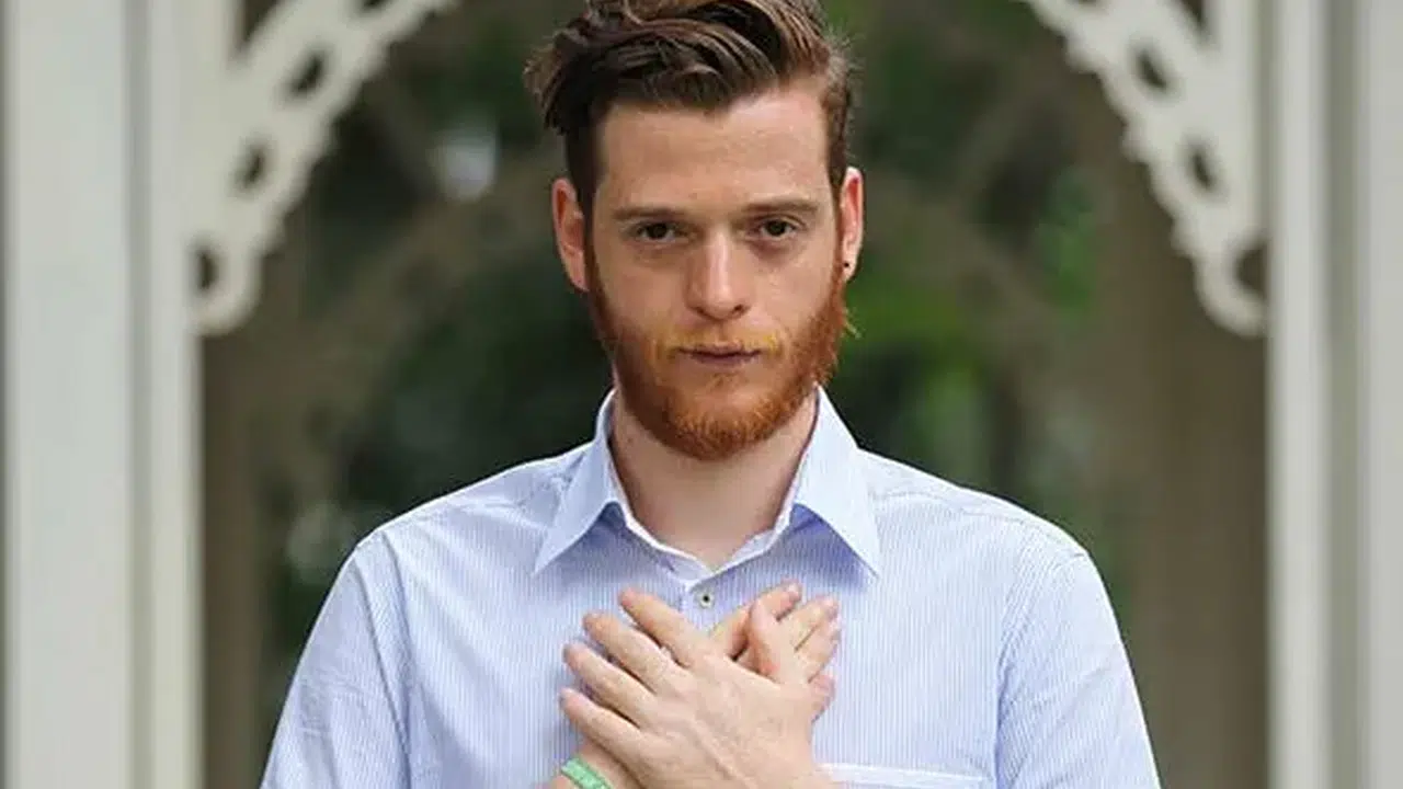 METİN HARA KAÇ YAŞINDA! Mesleği ne, kitapları neler, Burcu Özberk ile aşk mı yaşıyor?