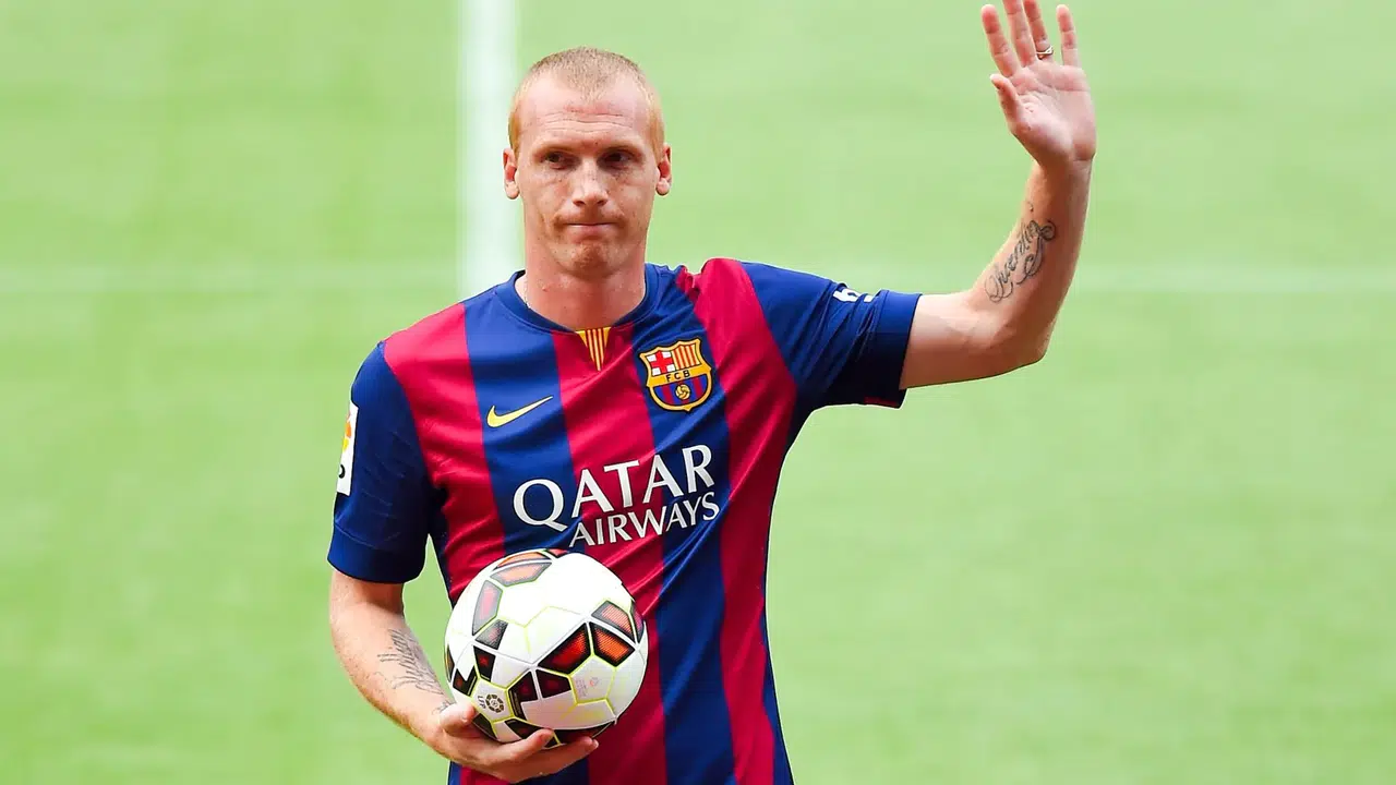 Bir Zamanlar 20 Milyon Euro’ya Transfer Olmuştu! Şimdi Spor Mağazasında Çalışıyor