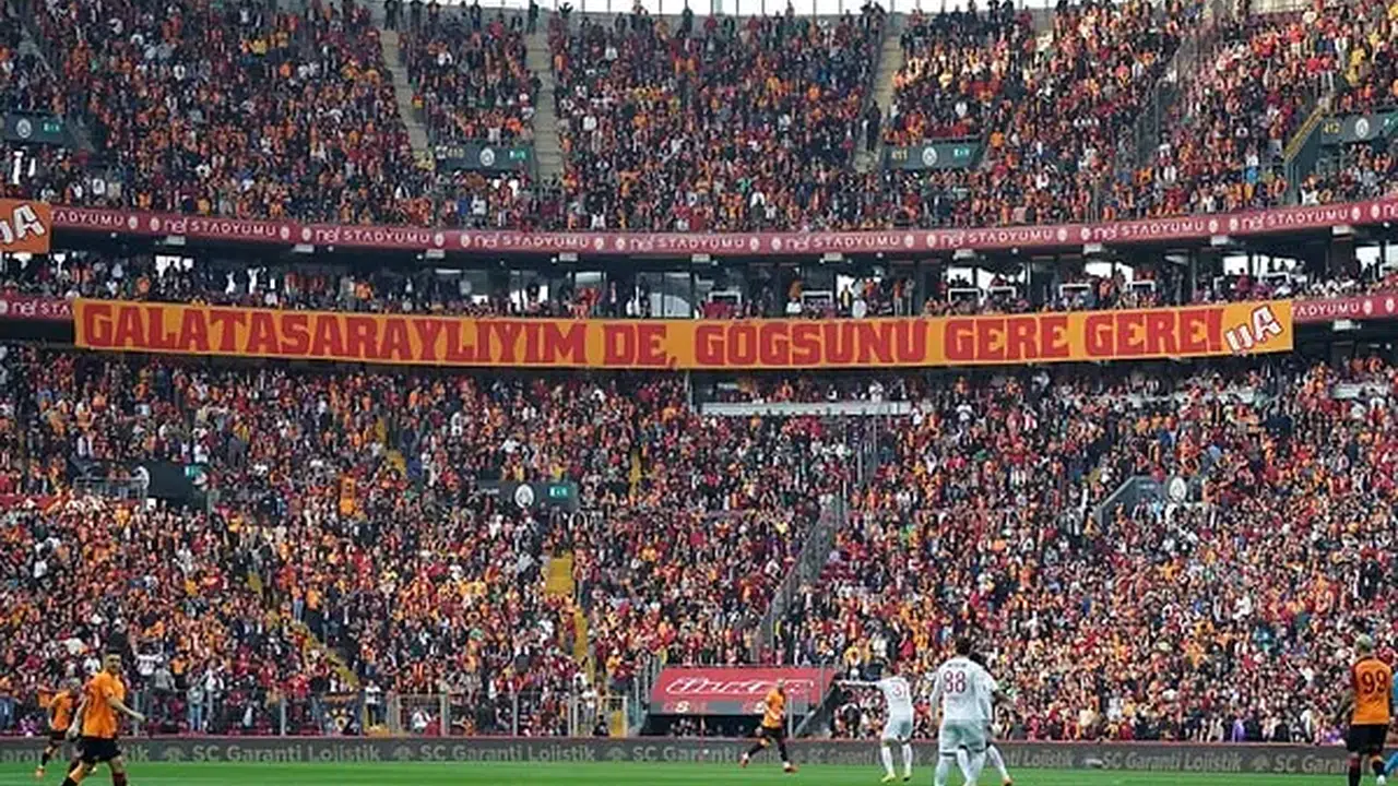 RE RE RA RA GALATASARAY BESTESİNİ KİM YAZDI! Galatasaray Senfonisi Kimin ve Kim Söylüyor?