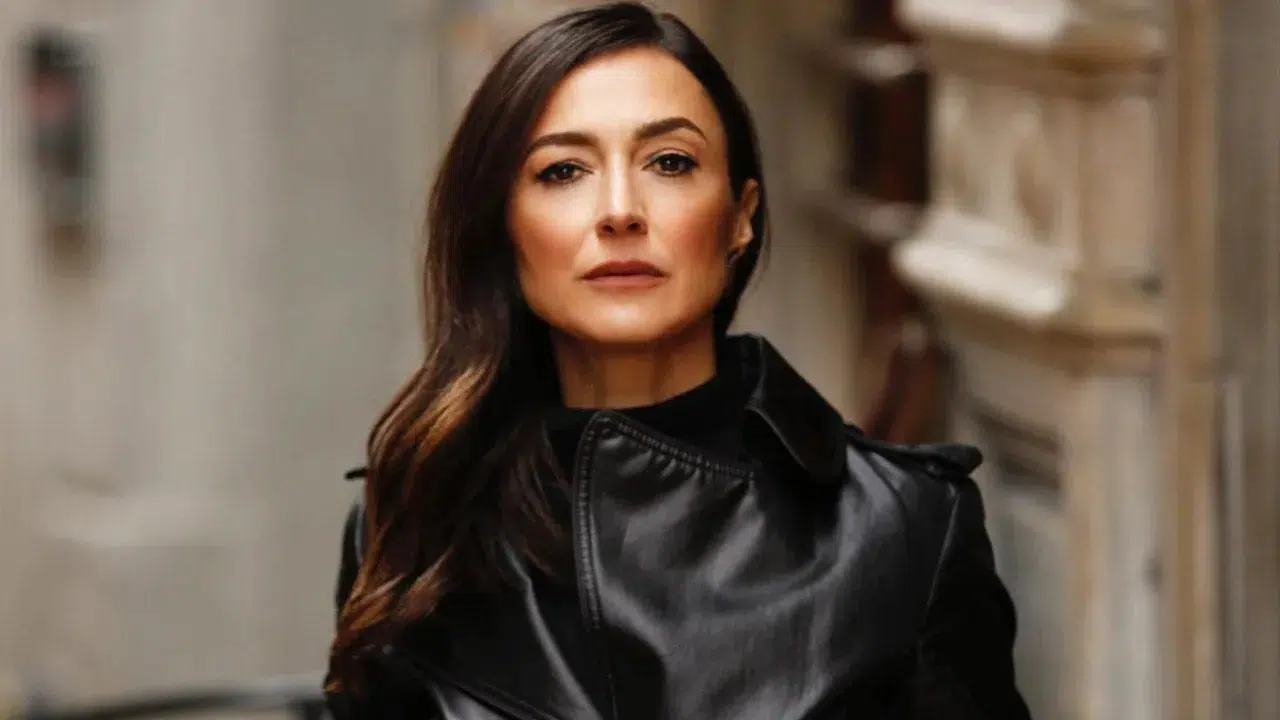 Özlem Çınar’ın Hayatı ve Kariyeri: Kaç Yaşında, Nerede Doğdu, Evli mi, Eşi Var mı, Çocuğu Var mı, Boyu ve Kilosu Kaç, Hangi Dizilerde Rol Aldı?