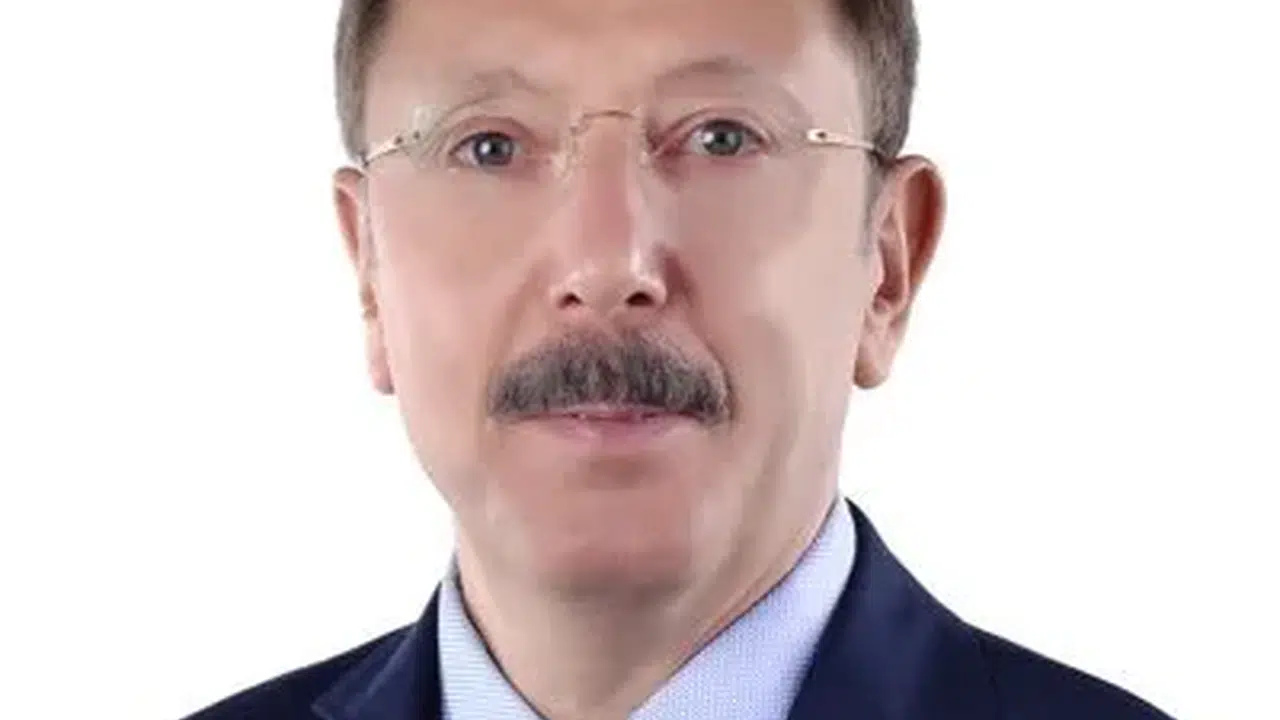 UĞUR BÜYÜKHATİPOĞLU KİMDİR, NEDEN EMEKLİ OLDU? Ne iş yapıyor, mesleği neydi?