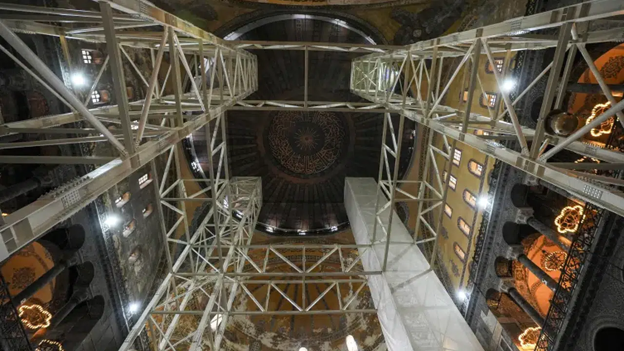 400 Ton Kurşun Yenilendi! Sultanahmet Baştan Aşağı Restore Edildi