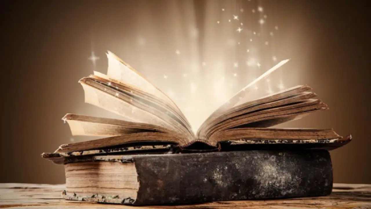 RÜYADA KİTAP GÖRMEK NE ANLAMA GELİR? Kitap Görmek, Kitap Almak, Tarihi Kitap, Dua Kitabı ve Renkli Kitap Görmenin Anlamı