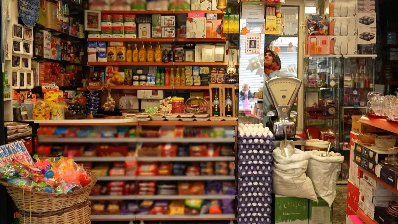 BAKKALLAR SAAT KAÇTA KAPANIR!