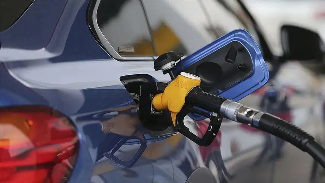PETROL FİYATLARI NEDEN GERİLEDİ? Düşüş sürecek mi, savaş açıklamaları etkili mi, Türkiye’de fiyatlar iner mi?