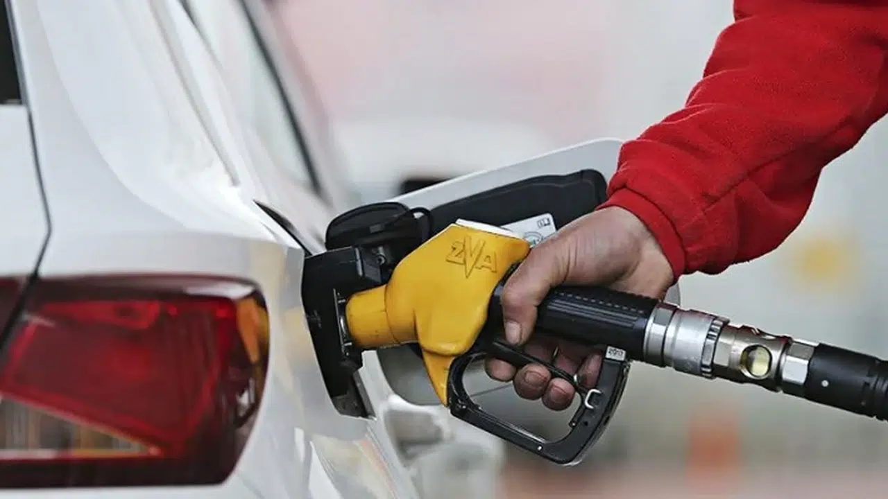 İSTANBUL ANKARA İZMİR AKARYAKIT FİYATLARI KAÇ TL? Benzin ve motorin indirimi ne kadar olacak, pompaya yansıma oranı ne?